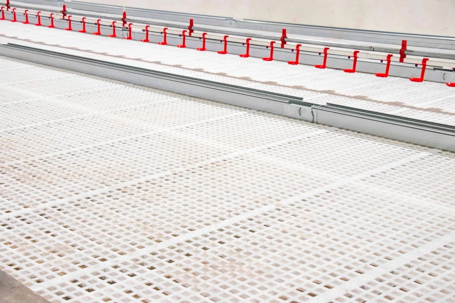 Plastic slat flooring